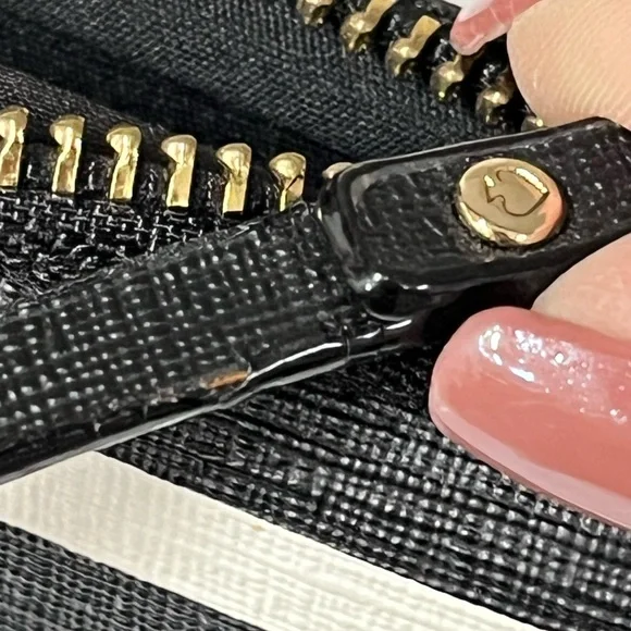 Kate Spade black and white Zip Sleeve for laptops or tablets - Picture 6 of 9